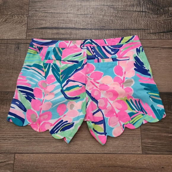 Lilly Pulitzer Magnolia Shorts Multi Exotic Garden Blue Size 2 Scalloped Hem - Picture 4 of 8
